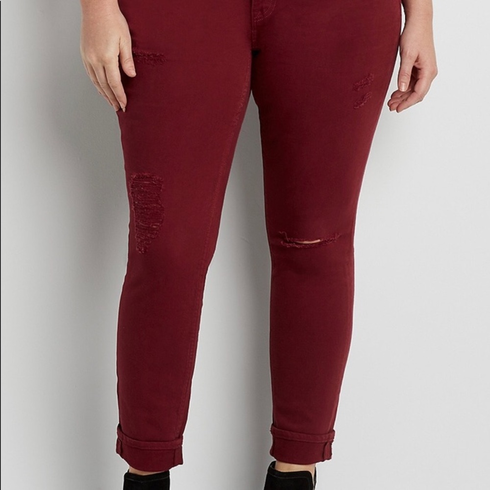 Maurice red jeans. NEW